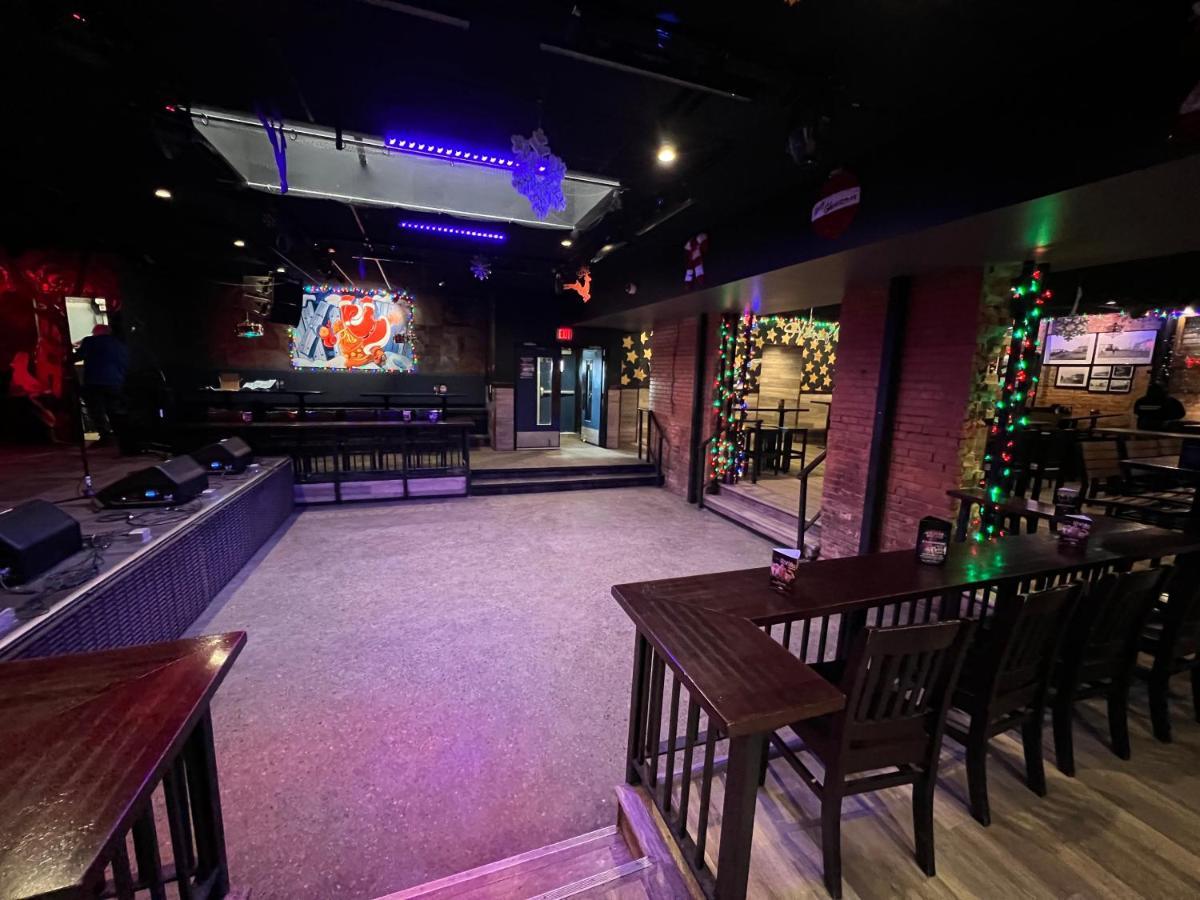 Commercial Hotel Edmonton Ngoại thất bức ảnh