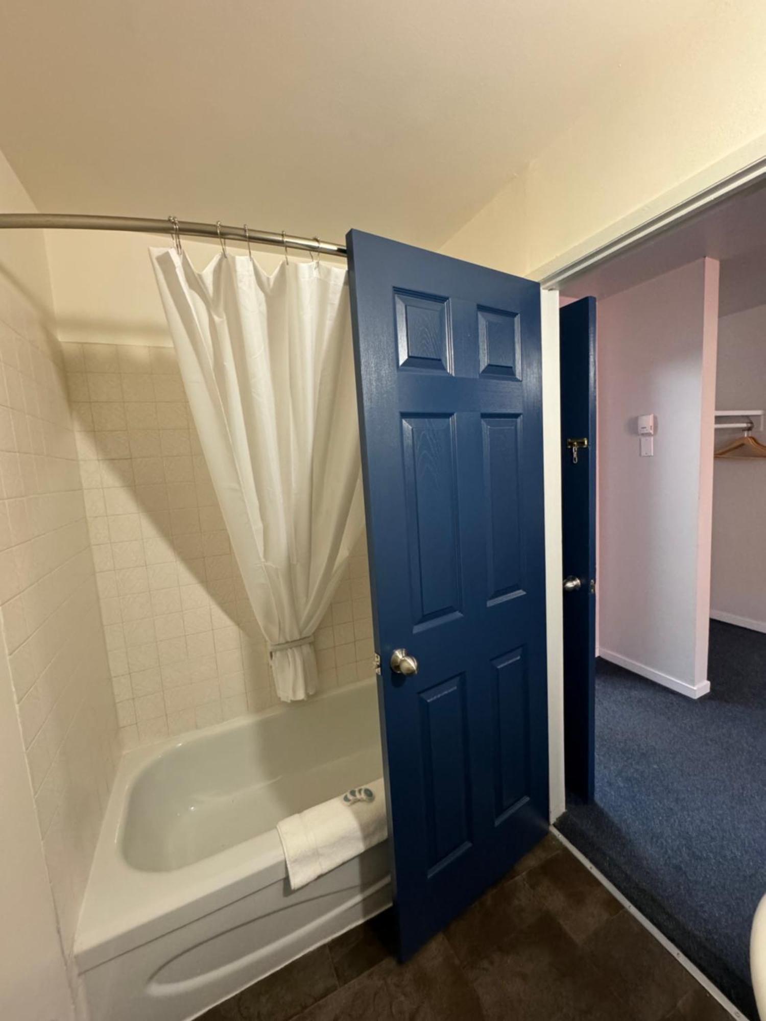 Commercial Hotel Edmonton Ngoại thất bức ảnh