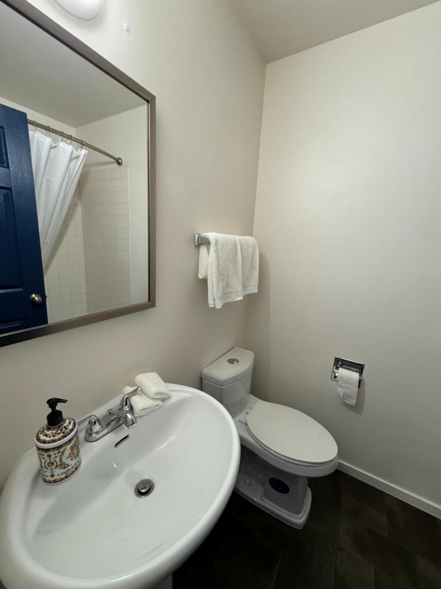 Commercial Hotel Edmonton Ngoại thất bức ảnh