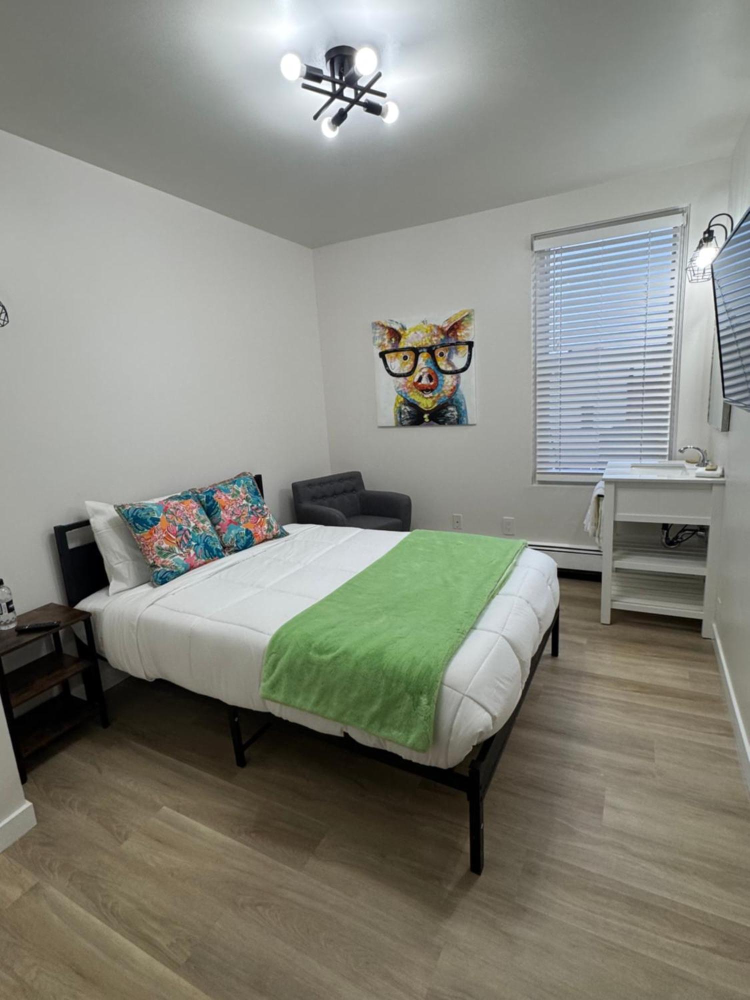 Commercial Hotel Edmonton Ngoại thất bức ảnh